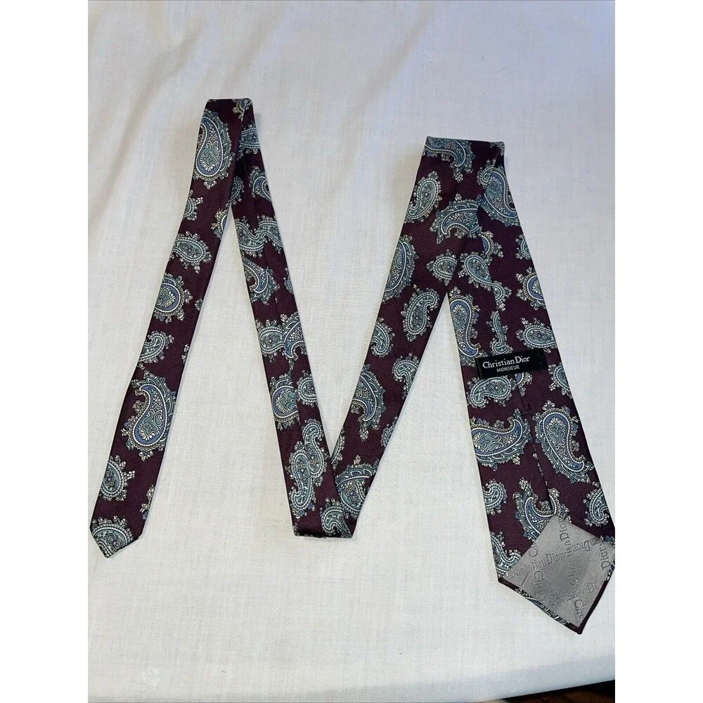 Christian Dior Men’s Dress Tie Size 55” Purple Paisley 100% Silk Business Formal